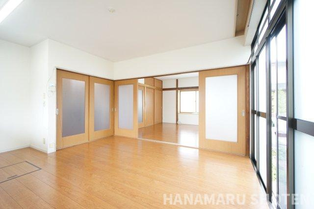 八千代市勝田台二丁目戸建ての居間・リビング|物件、駅でお待ち合わせでのご案内歓迎！