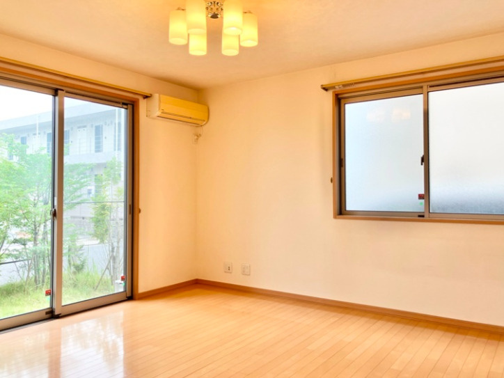 村田町戸建の洋室|詳細、ご不明点等、お気軽にご連絡ください！