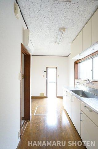 浅賀貸家のキッチン|物件、駅でお待ち合わせでのご案内歓迎！