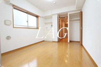 【居間・リビング】 | プライムアーバン田町 | 洋室のお部屋です。