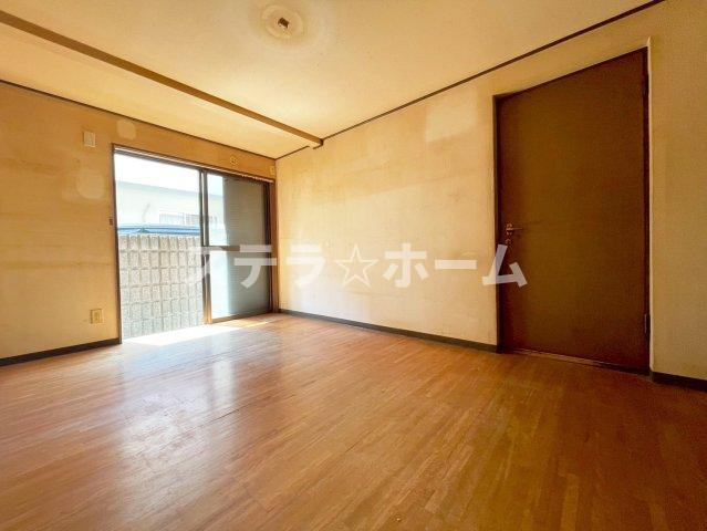 鮎川4 中古戸建の洋室|使い勝手のいい洋室です
