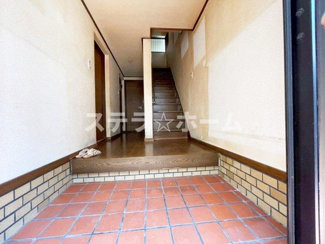 鮎川4 中古戸建の玄関|落ち着いた玄関です