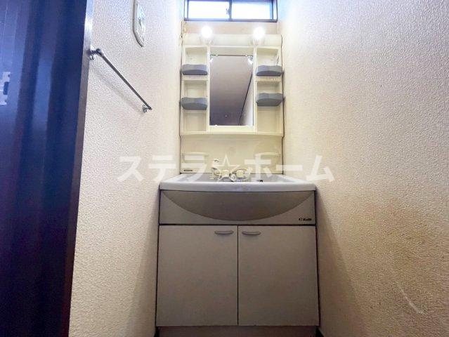 鮎川4 中古戸建の独立洗面台|使いやすい独立洗面台です