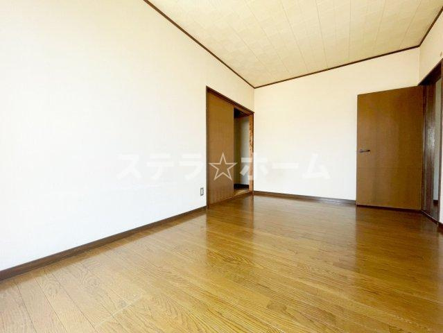 鮎川4 中古戸建の洋室|ゆったりした洋室です