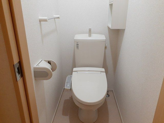 【トイレ】 | シャンドポワール | 2階住戸の内装使用