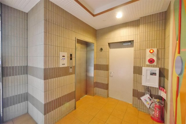 クロスコート門司港のエントランス