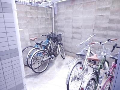 ラ・ヴィール西洞院の駐車場|駐輪場