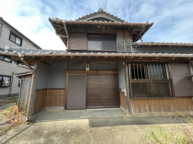 阿南市大潟町中古戸建の玄関