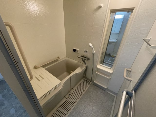 アプランドルの浴室|※別のお部屋の写真です