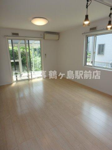 坂戸市堀込中古戸建の居間・リビング