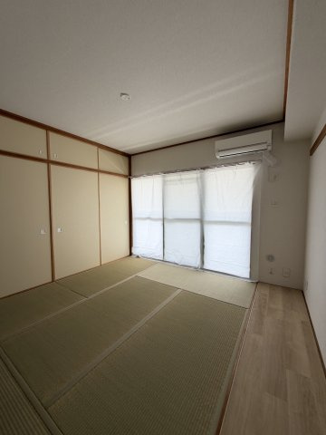 グリーンヒルズ鷹取3号棟の和室