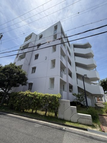 グリーンヒルズ鷹取3号棟の外観