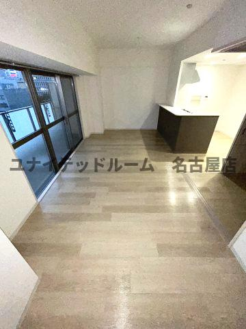 名古屋市中区栄１丁目の賃貸マンションの居間・リビング