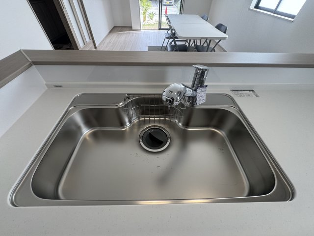沖縄市知花（全5棟）A号棟のキッチン|A号棟　浄水器付き♪