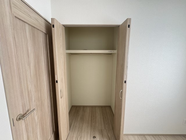 沖縄市知花（全5棟）A号棟の収納|A号棟　洋室4.5帖＋CL付き♪
