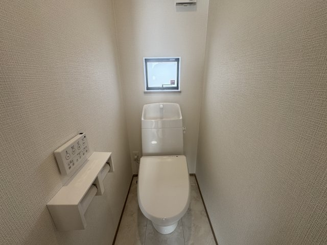 沖縄市知花（全5棟）A号棟のトイレ|A号棟　温水洗浄便座♪
