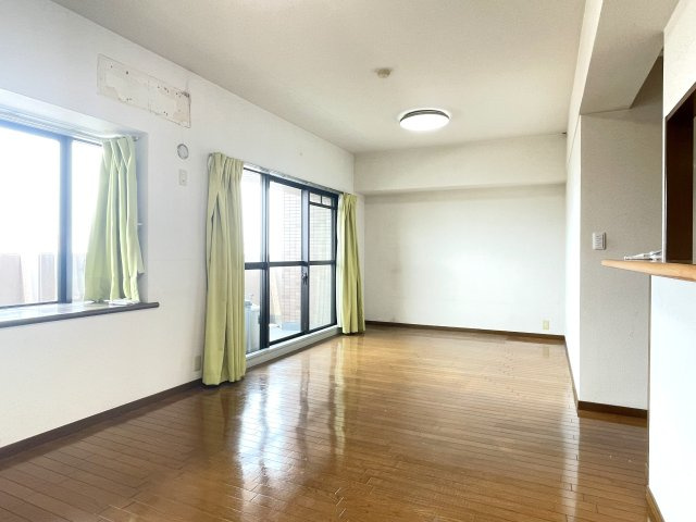エトワール梅園の居間・リビング