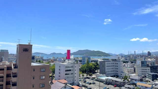 エトワール梅園の展望|11階住戸で眺望も良好！瀬戸内海も望めます