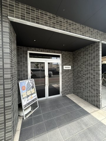 BLANCCOURT塚本のエントランス