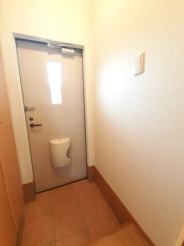 【玄関】 | リット万富　Ｂ | 落ち着いた玄関です