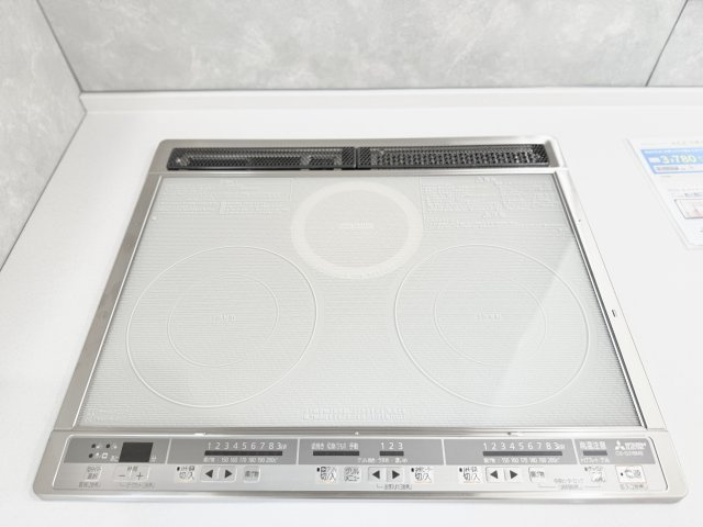 浜名区 内野台一丁目　1期のキッチン|IHクッキングヒーターはお掃除も楽々です♪
