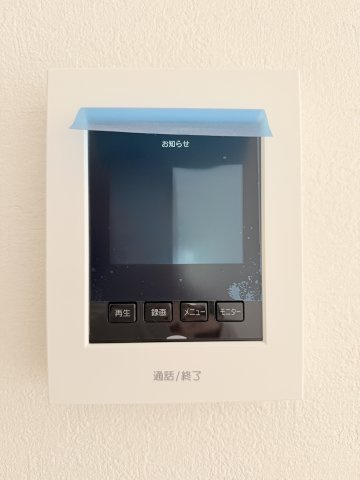 浜名区 内野台一丁目　1期の防犯設備|大きなモニター付きインターホン！相手の顔が良く見えます！誰が来たかすぐ分かるので防犯対策にもなりますね！