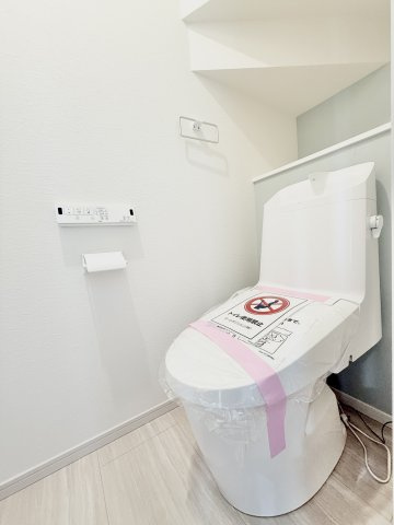 浜名区 内野台一丁目　1期のトイレ|トイレは各階に設置されており、忙しい朝の時間帯もスムーズに使用可能です。
