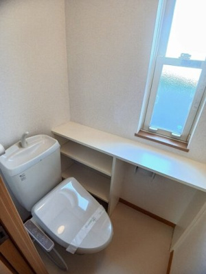 【トイレ】 | プリムローズＣ | 清潔感のあるトイレです
