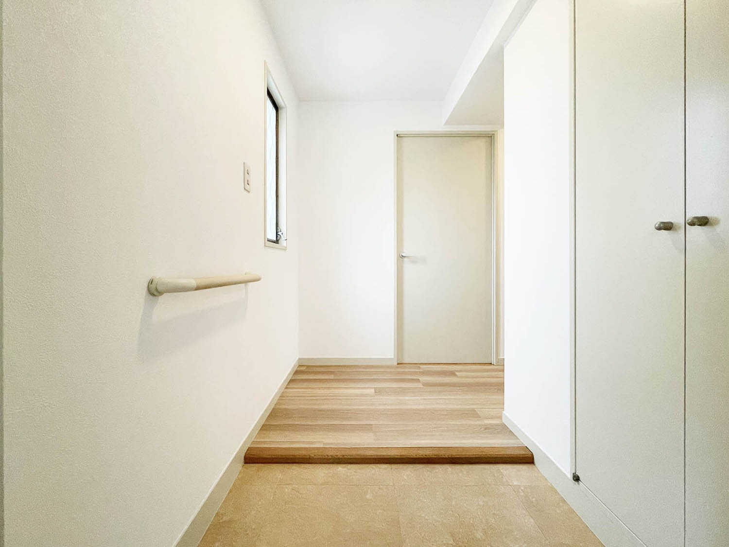 アプランドルの玄関|※別の間取りが同じ部屋の写真です