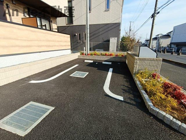さいたま市緑区大字大門のアパートの駐車場