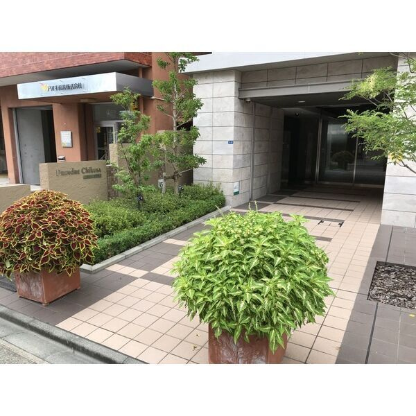 プランドール千種のエントランス