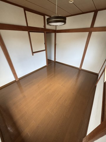 三鷹市井の頭１丁目のアパート