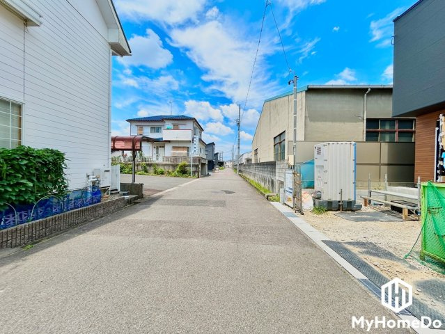 春日井市前並町　6期の前面道路含む現地写真