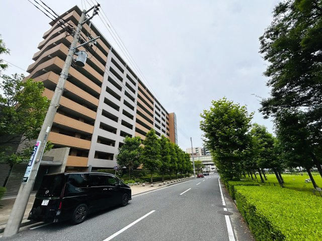 全力改装中！！当初の予定より遅れていますが、８月には完成？する様な気もしています。。。それまで少し期待を込めつつお待ちください。さーせん！！『ベイステージ横浜４３２』リフォーム