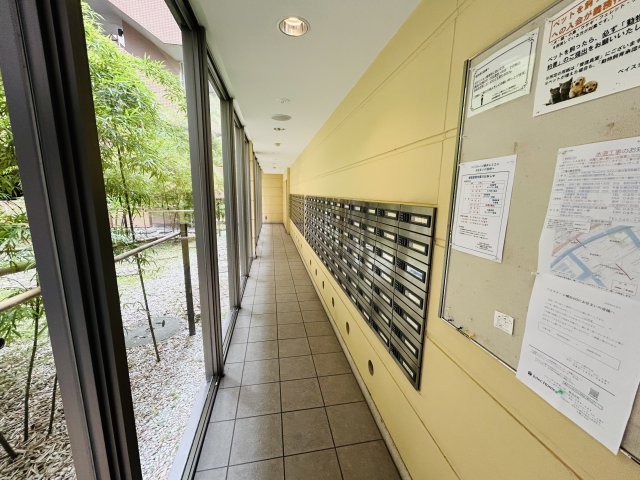 全力改装中！！当初の予定より遅れていますが、８月には完成？する様な気もしています。。。それまで少し期待を込めつつお待ちください。さーせん！！『ベイステージ横浜４３２』リフォームのその他