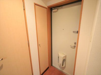 堺町センタービルの玄関