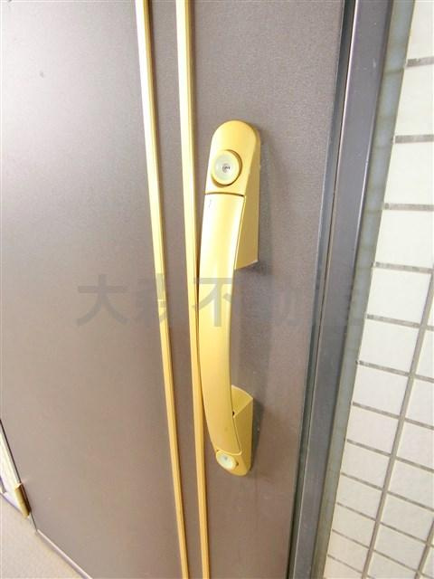 レジディア大森の玄関