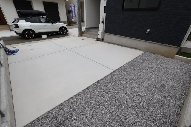 《仲介手数料無料》蓮田市大字黒浜2343-3新築一戸建てハートフルタウンの駐車場