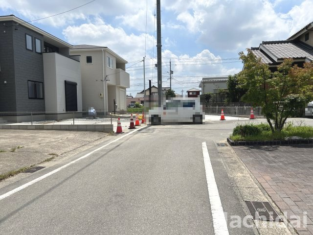 碧南市笹山町3丁目　新築戸建＜1号棟＞の前面道路含む現地写真