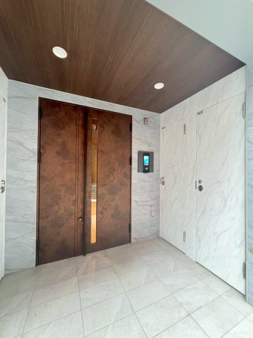 CASA　PIAZZA　西日暮里のエントランス