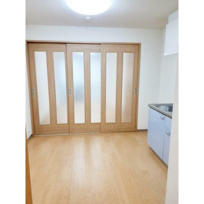 【内装】 | 正栄プラザビル | 大きな仕切りのあるお部屋です。