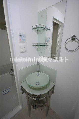 ベルエ難波西の洗面所