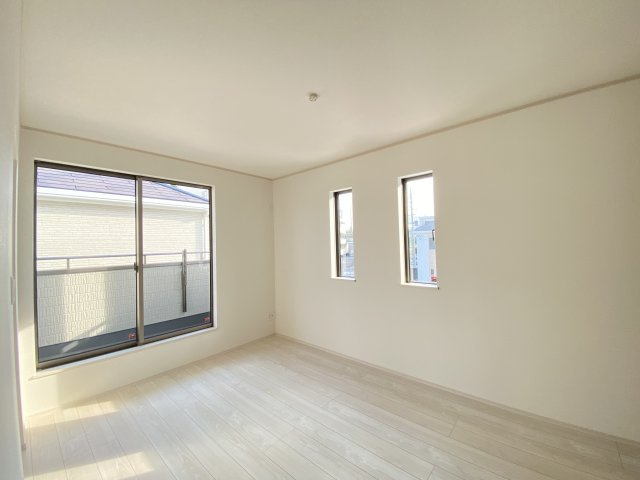 沖縄市知花（全5棟）B号棟の洋室|※同仕様写真です