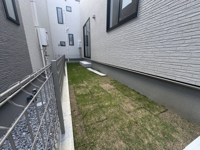 沖縄市知花（全5棟）B号棟の庭|B号棟　お庭付き♪