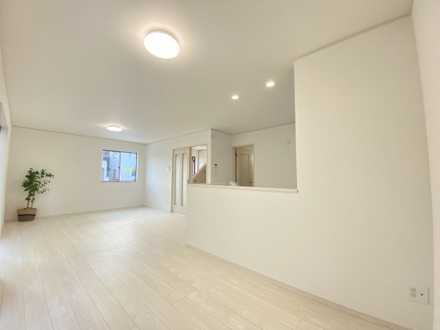 沖縄市知花（全5棟）B号棟の居間・リビング|※同仕様写真です