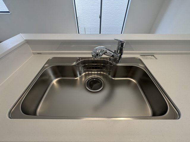沖縄市知花（全5棟）B号棟のキッチン|B号棟　浄水器付き♪