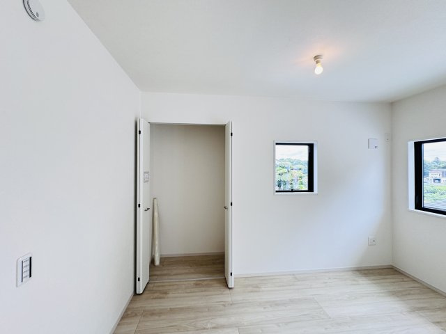 松戸市平賀新築戸建（平賀10期）の洋室|1F4.5帖洋室スペース・収納スペース