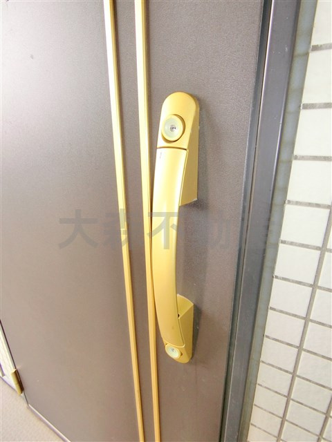 レジディア大森の玄関
