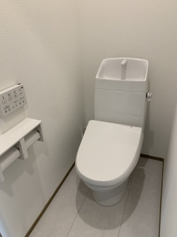 大久保町西島　新築一戸建てのトイレ