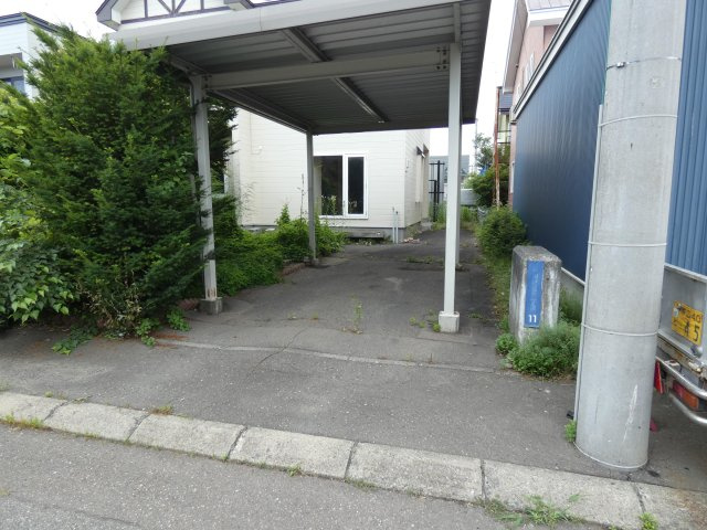 帯広市自由が丘５丁目の一戸建ての駐車場